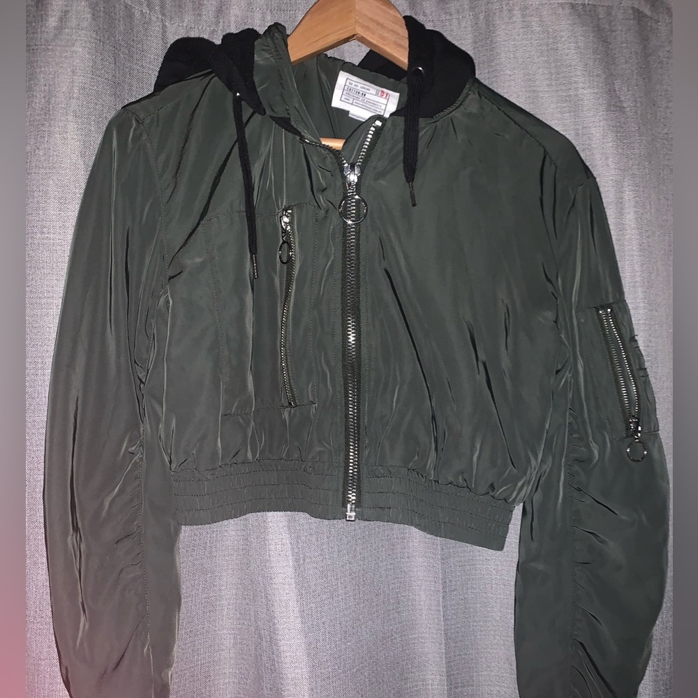 Cropped bomber jacket - Picture 4 of 6